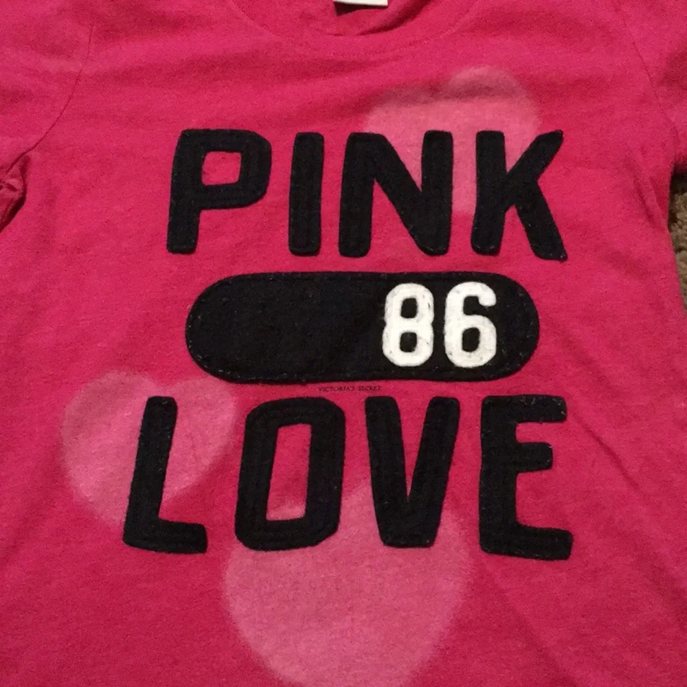 Victoria Secret Pink short sleeved Pink 86 Love top Sz Small - Picture 2 of 7